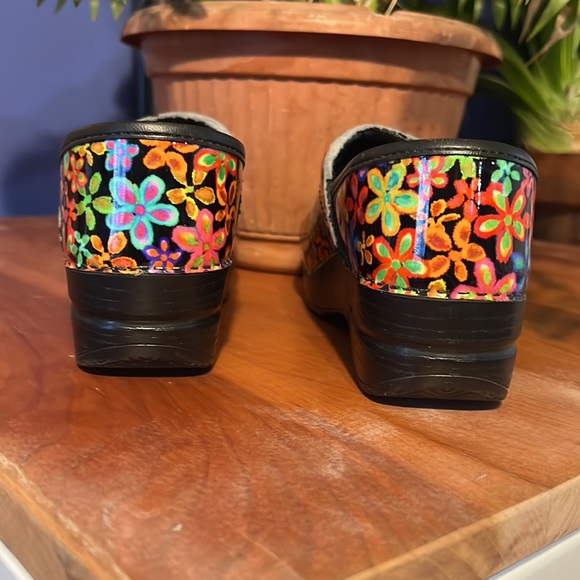 Dansko size 37 shoes - Picture 12 of 12